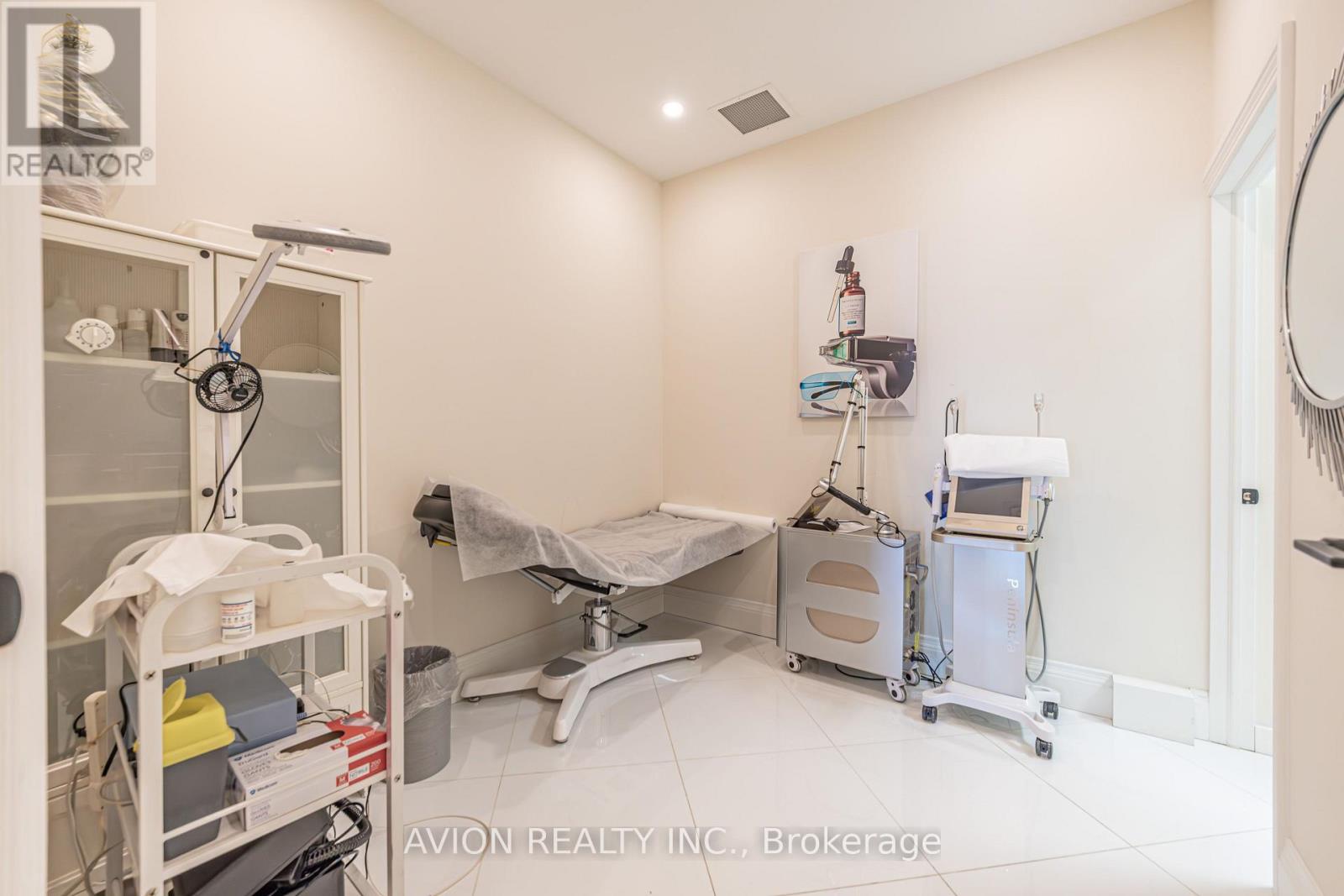 515 Wilson Avenue, Toronto, Ontario  M3H 1V1 - Photo 17 - C13448276