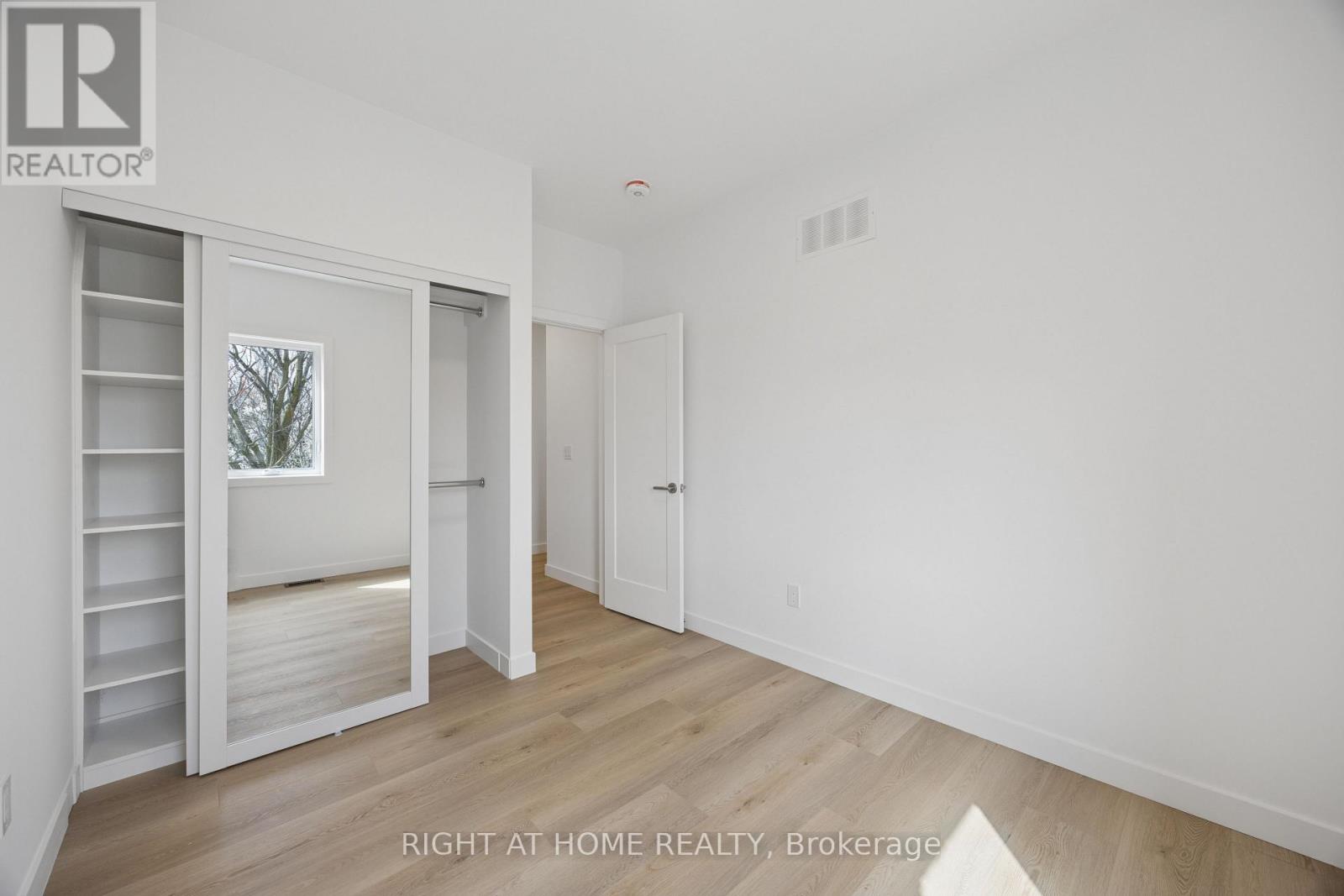 5 - 91 Barton Avenue, Toronto, Ontario  M6G 1P7 - Photo 12 - C13448340