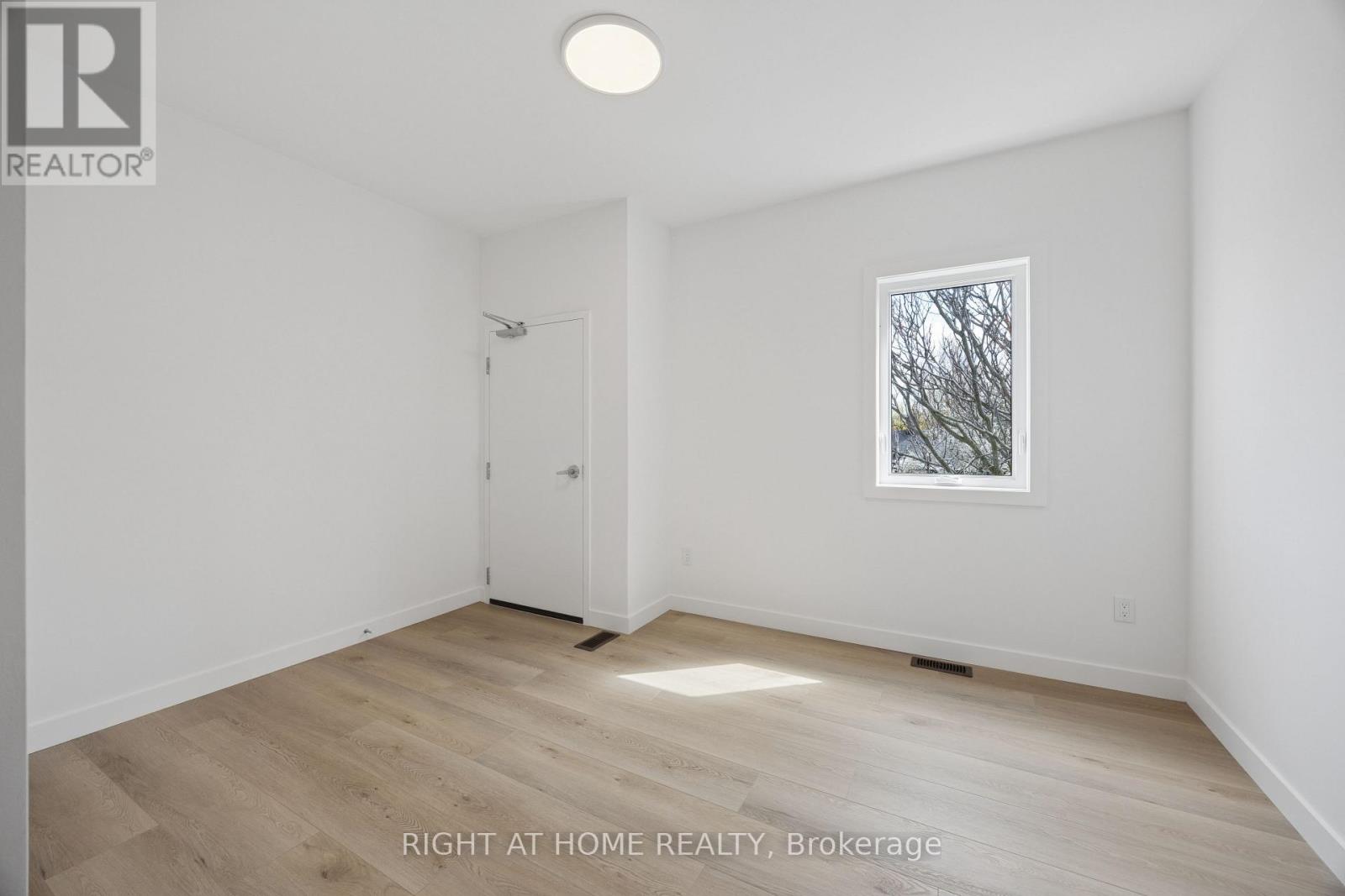 5 - 91 Barton Avenue, Toronto, Ontario  M6G 1P7 - Photo 13 - C13448340