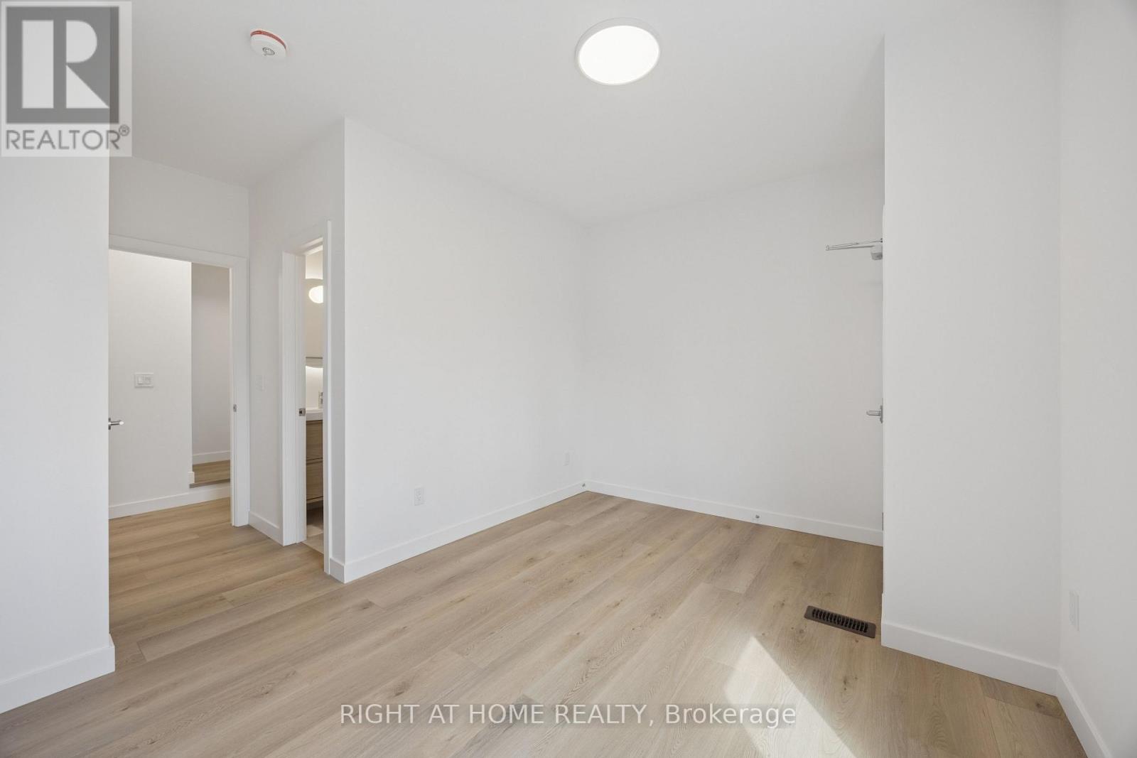 5 - 91 Barton Avenue, Toronto, Ontario  M6G 1P7 - Photo 14 - C13448340