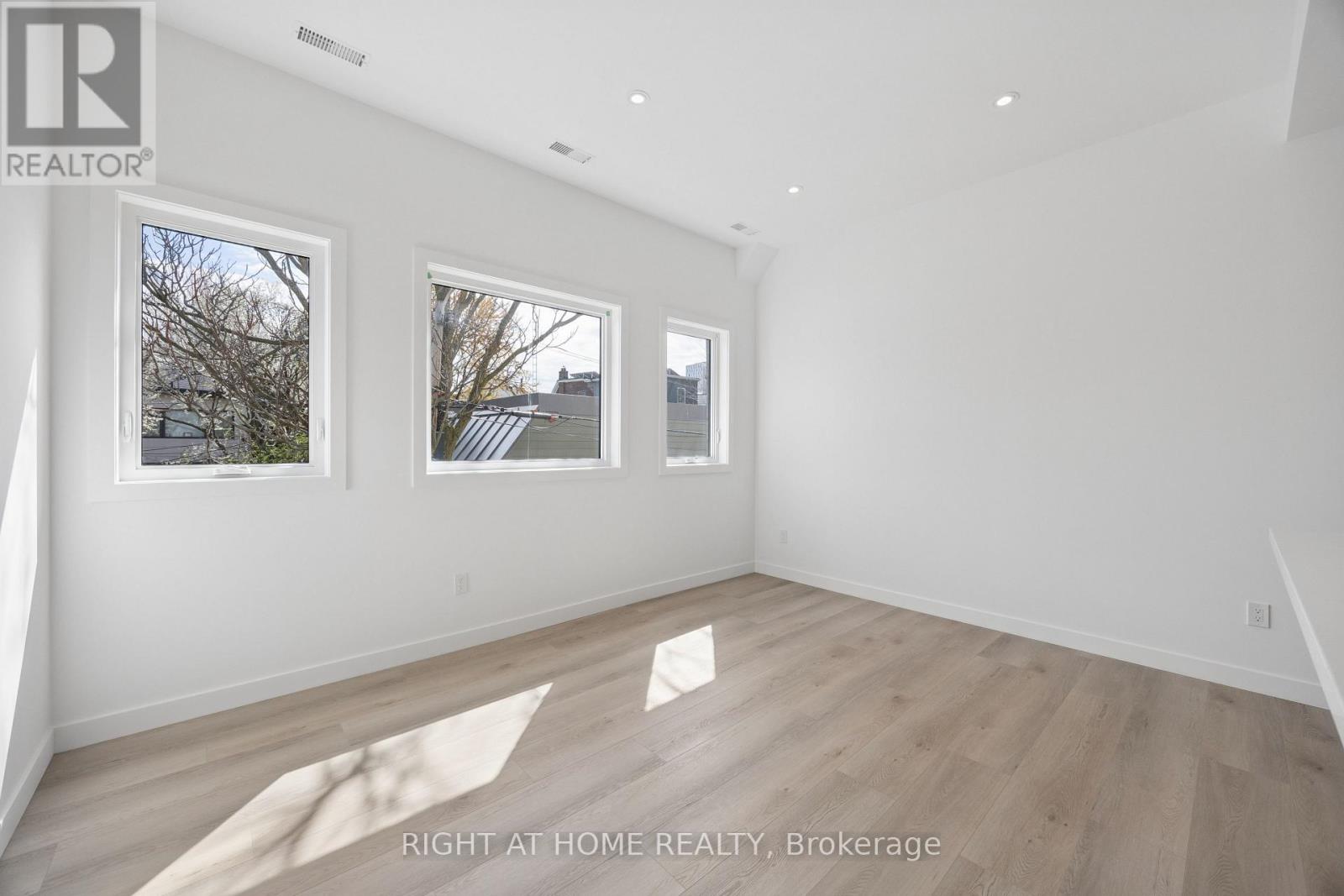 5 - 91 Barton Avenue, Toronto, Ontario  M6G 1P7 - Photo 6 - C13448340