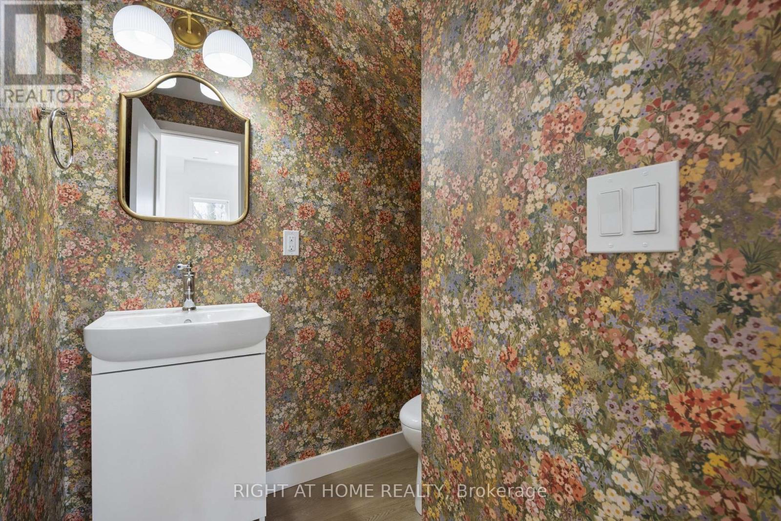 5 - 91 Barton Avenue, Toronto, Ontario  M6G 1P7 - Photo 7 - C13448340