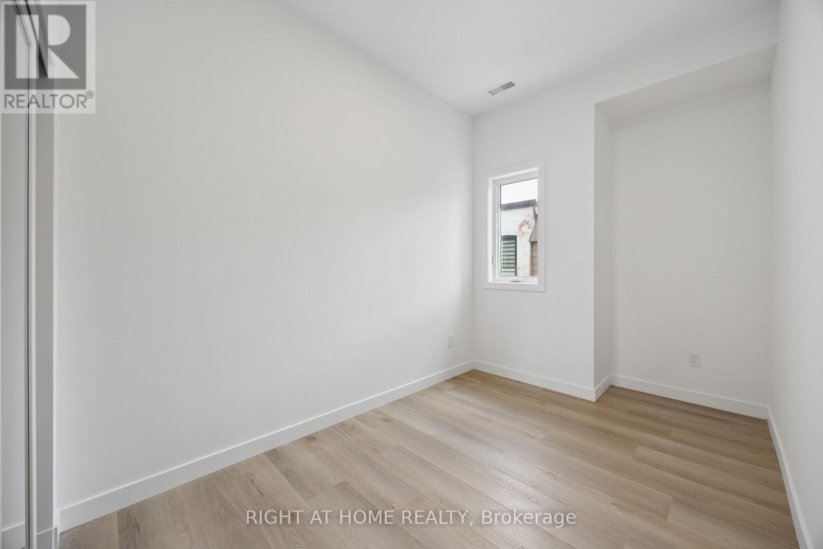 5 - 91 Barton Avenue, Toronto, Ontario  M6G 1P7 - Photo 8 - C13448340