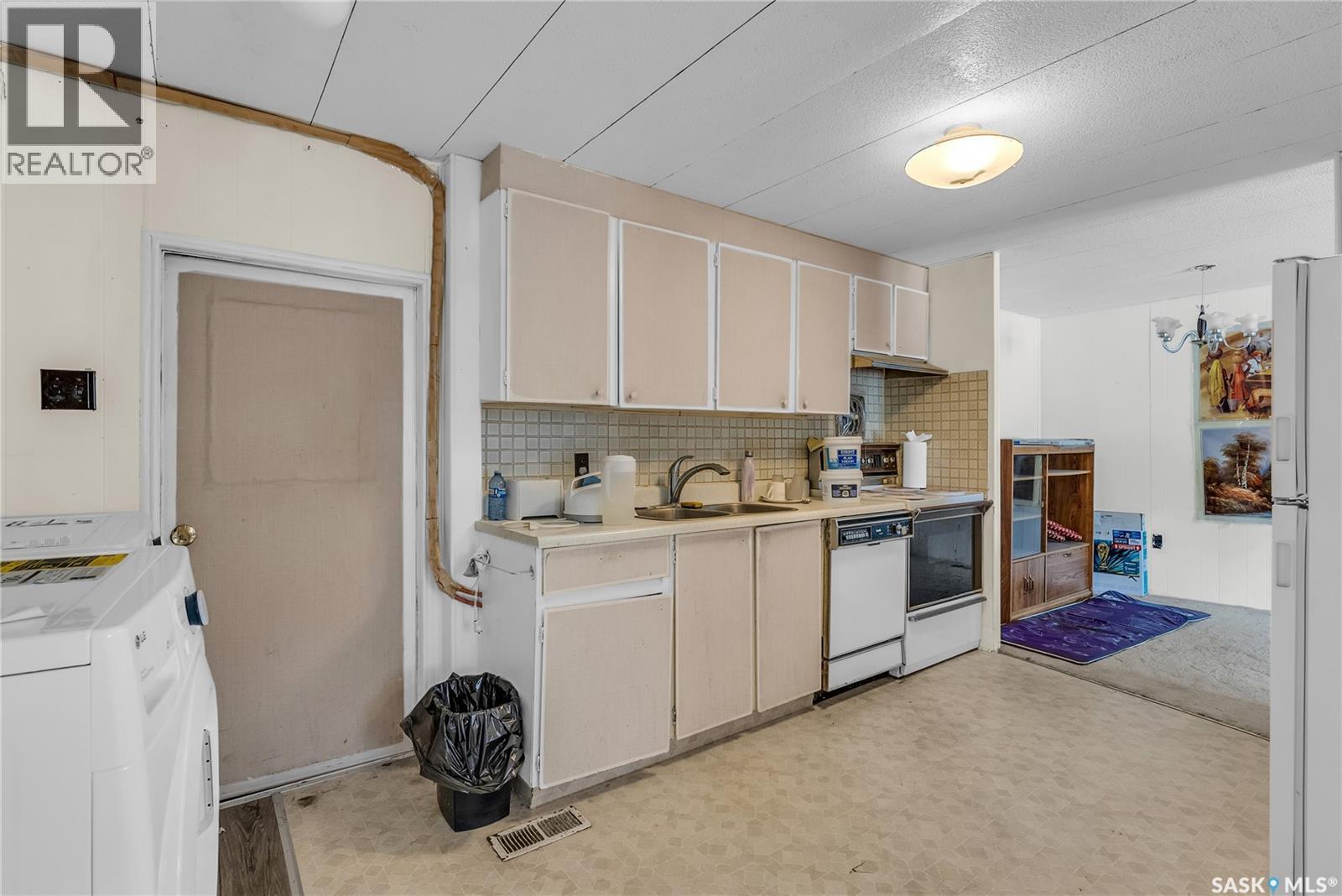 702 3rd Street, Kenaston, Saskatchewan  S0G 2N0 - Photo 45 - SK039514