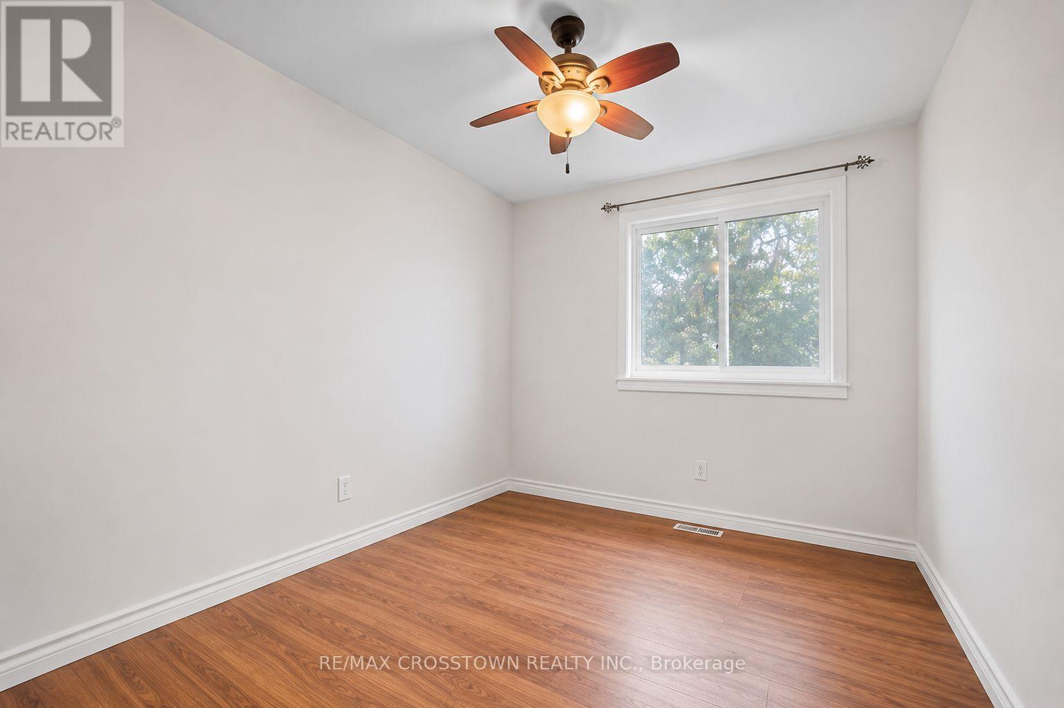 29 Baker Crescent, Barrie (Cundles East), Ontario  L4M 3J4 - Photo 10 - S13448374