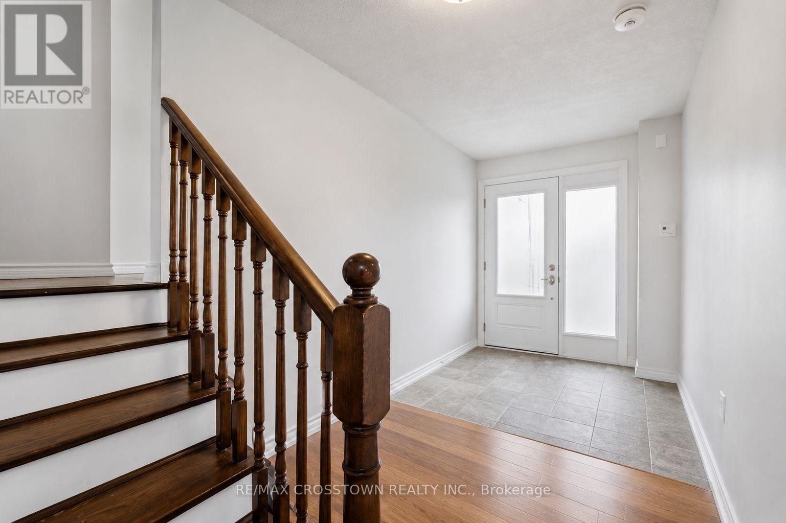 29 Baker Crescent, Barrie (Cundles East), Ontario  L4M 3J4 - Photo 2 - S13448374