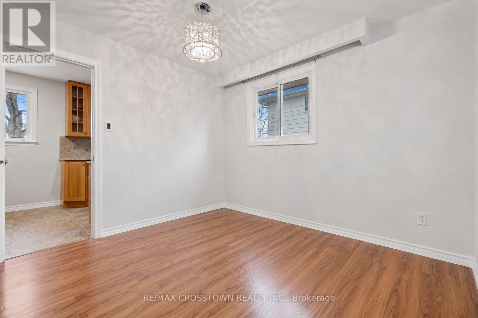 29 Baker Crescent, Barrie (Cundles East), Ontario  L4M 3J4 - Photo 3 - S13448374