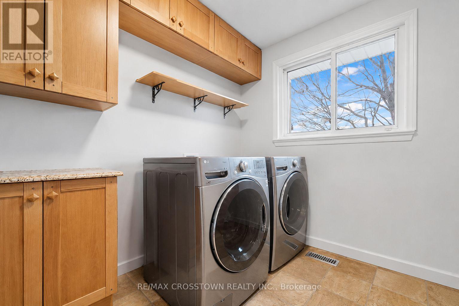 29 Baker Crescent, Barrie (Cundles East), Ontario  L4M 3J4 - Photo 6 - S13448374