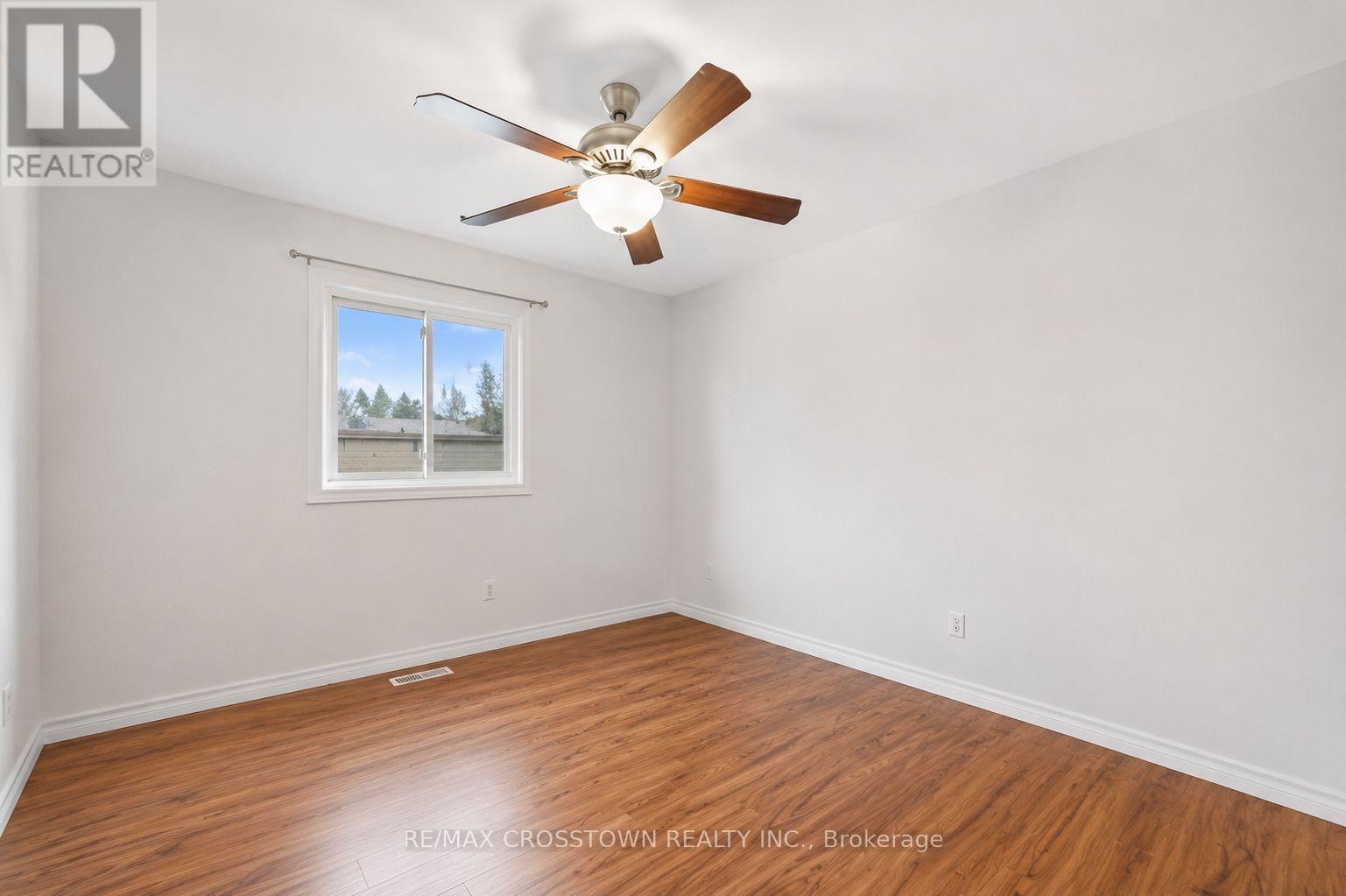 29 Baker Crescent, Barrie (Cundles East), Ontario  L4M 3J4 - Photo 9 - S13448374