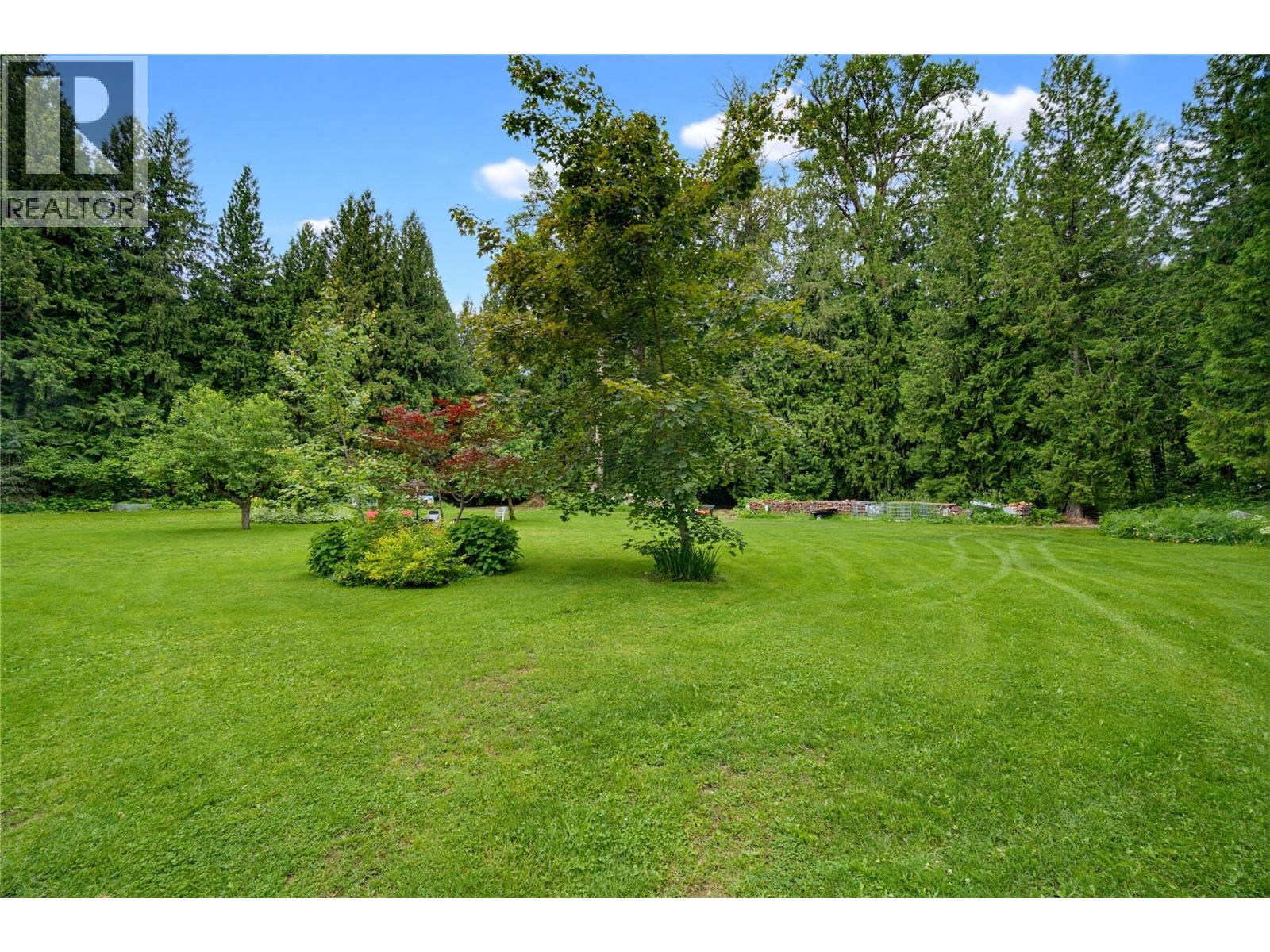 1989 Bundus Road, Sicamous, British Columbia  V0E 2V5 - Photo 6 - 10391390