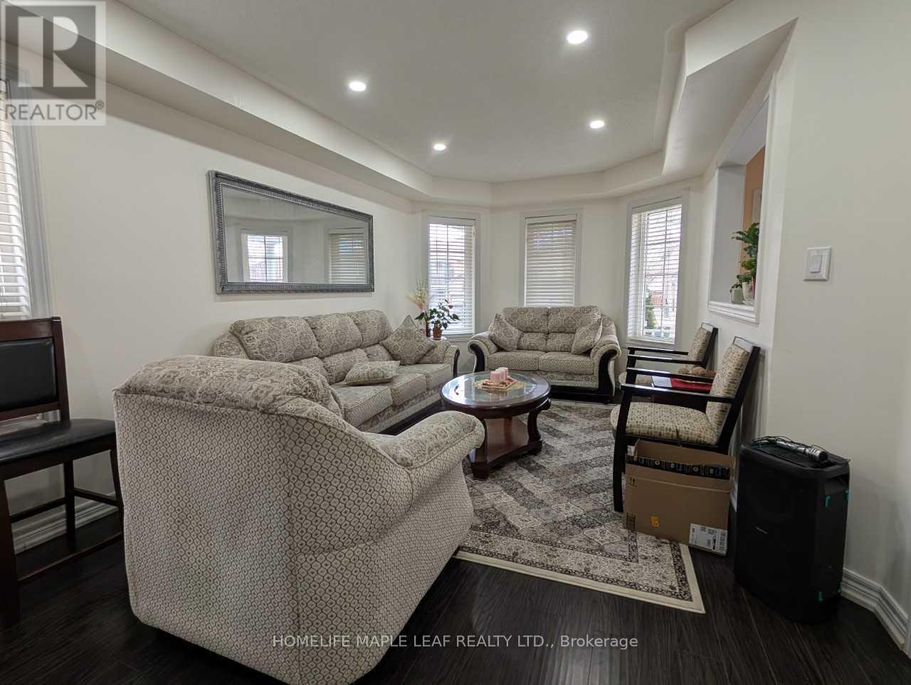 342 Van Kirk Drive, Brampton, Ontario L7A 1V5 - Photo 3 - W13448344