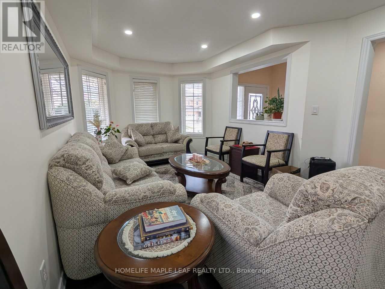 342 Van Kirk Drive, Brampton, Ontario L7A 1V5 - Photo 6 - W13448344