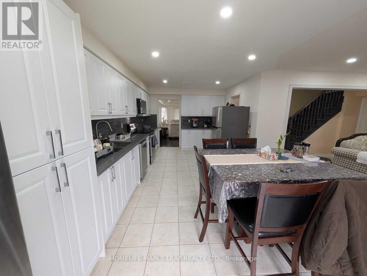 342 Van Kirk Drive, Brampton, Ontario L7A 1V5 - Photo 8 - W13448344