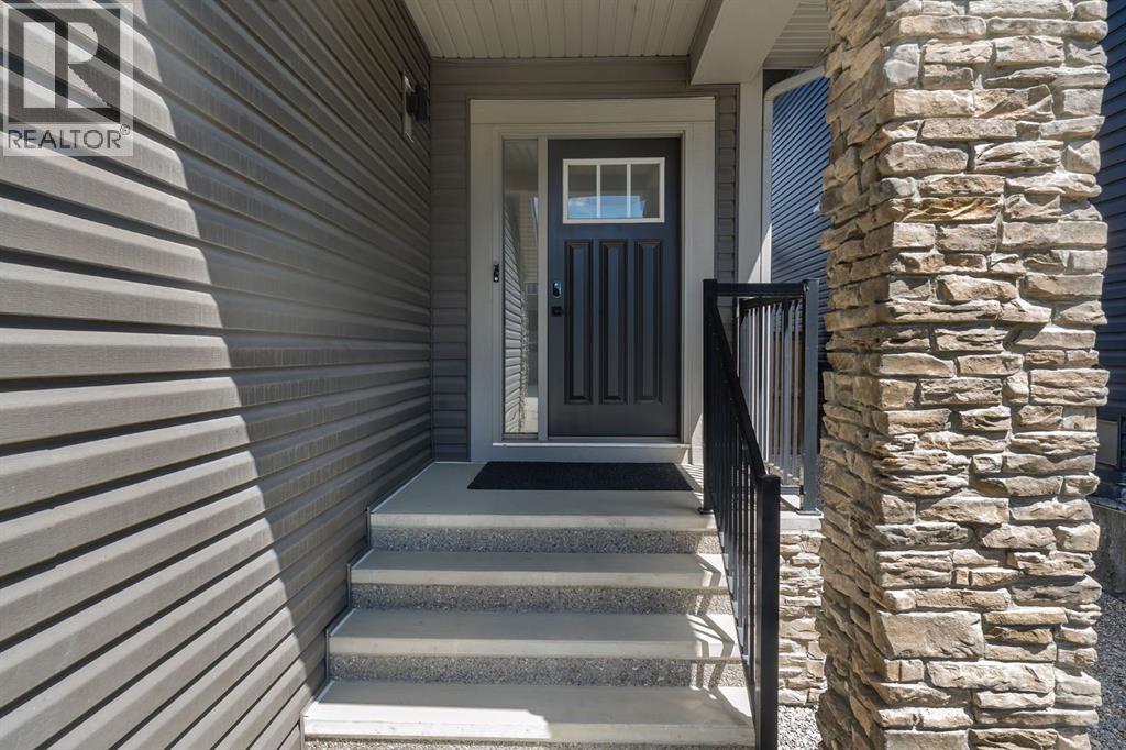 720 Midtown Drive Sw, Airdrie, Alberta  T4B 4K5 - Photo 2 - A2319029