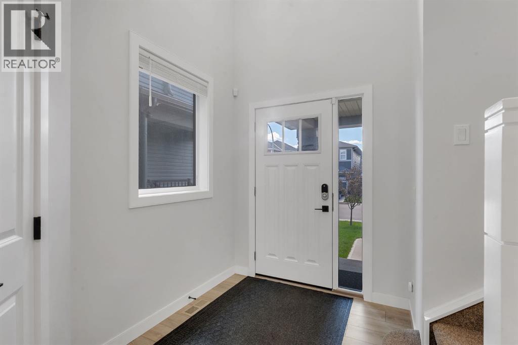 720 Midtown Drive Sw, Airdrie, Alberta  T4B 4K5 - Photo 3 - A2319029