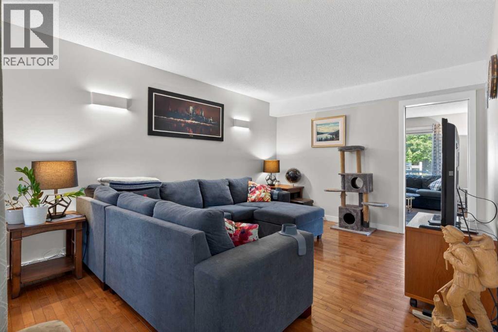 101 Douglasbank Way Se, Calgary, Alberta  T2Z 1W4 - Photo 6 - A2318142
