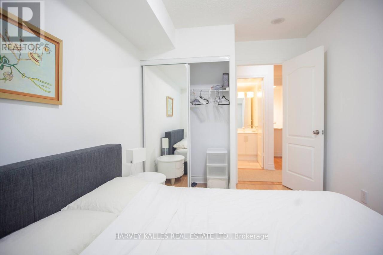 221 - 38 William Carson Crescent, Toronto, Ontario  M2P 2H2 - Photo 10 - C13444254