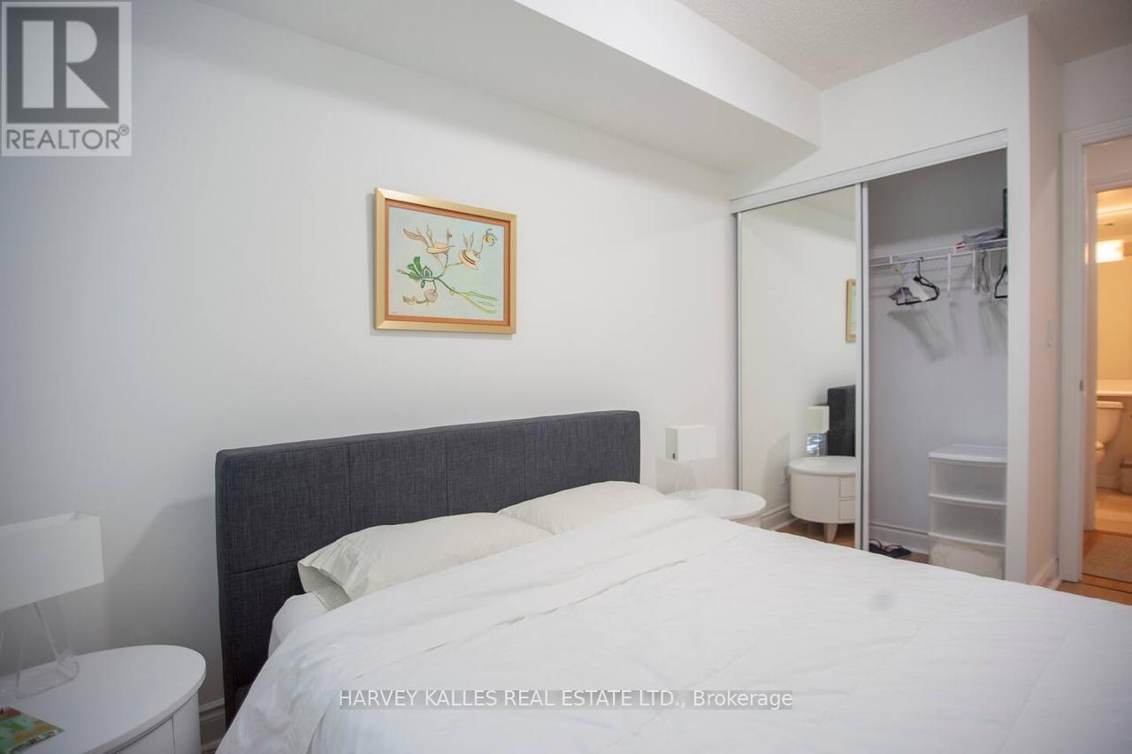 221 - 38 William Carson Crescent, Toronto, Ontario  M2P 2H2 - Photo 11 - C13444254