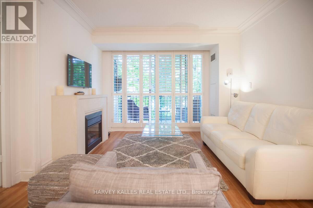 221 - 38 William Carson Crescent, Toronto, Ontario  M2P 2H2 - Photo 2 - C13444254