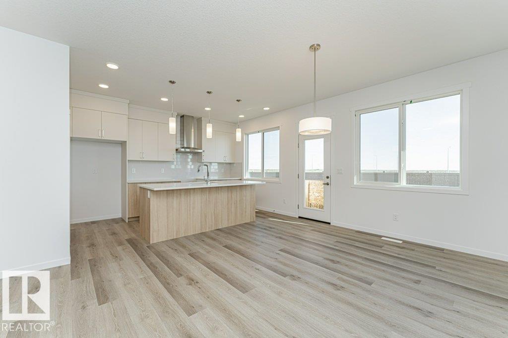 6298 180 Av Nw, Edmonton, Alberta  T5Y 4L8 - Photo 9 - E4480195