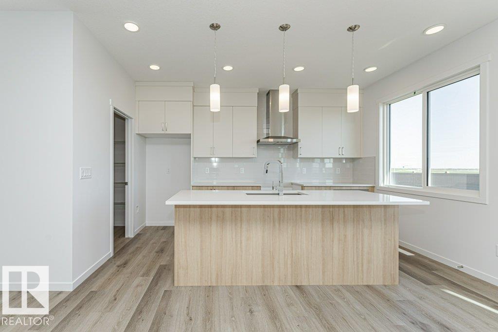 6298 180 Av Nw, Edmonton, Alberta  T5Y 4L8 - Photo 10 - E4480195