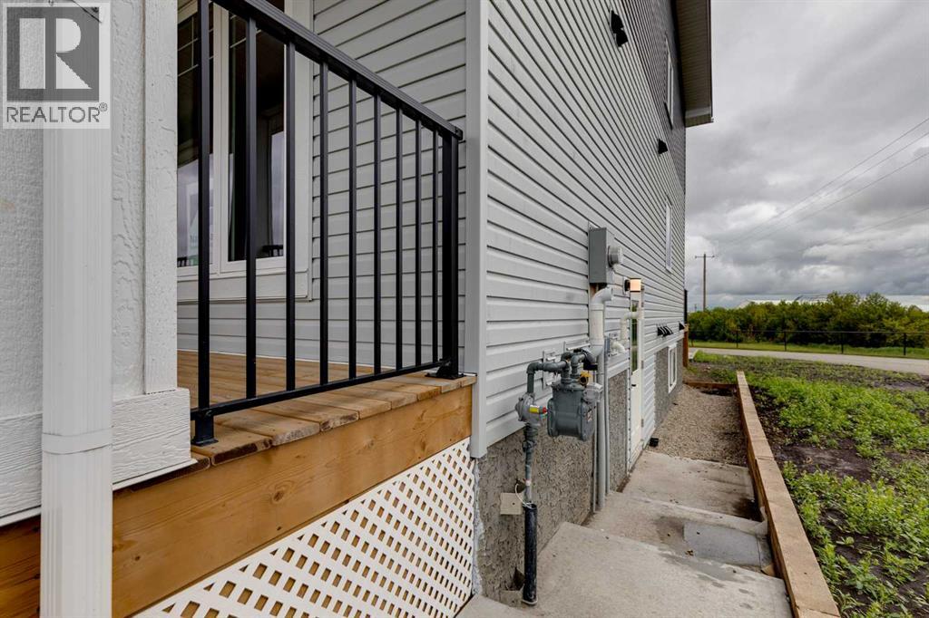 1903 Mccaskill Drive, Crossfield, Alberta  T0M 0S0 - Photo 3 - A2302711