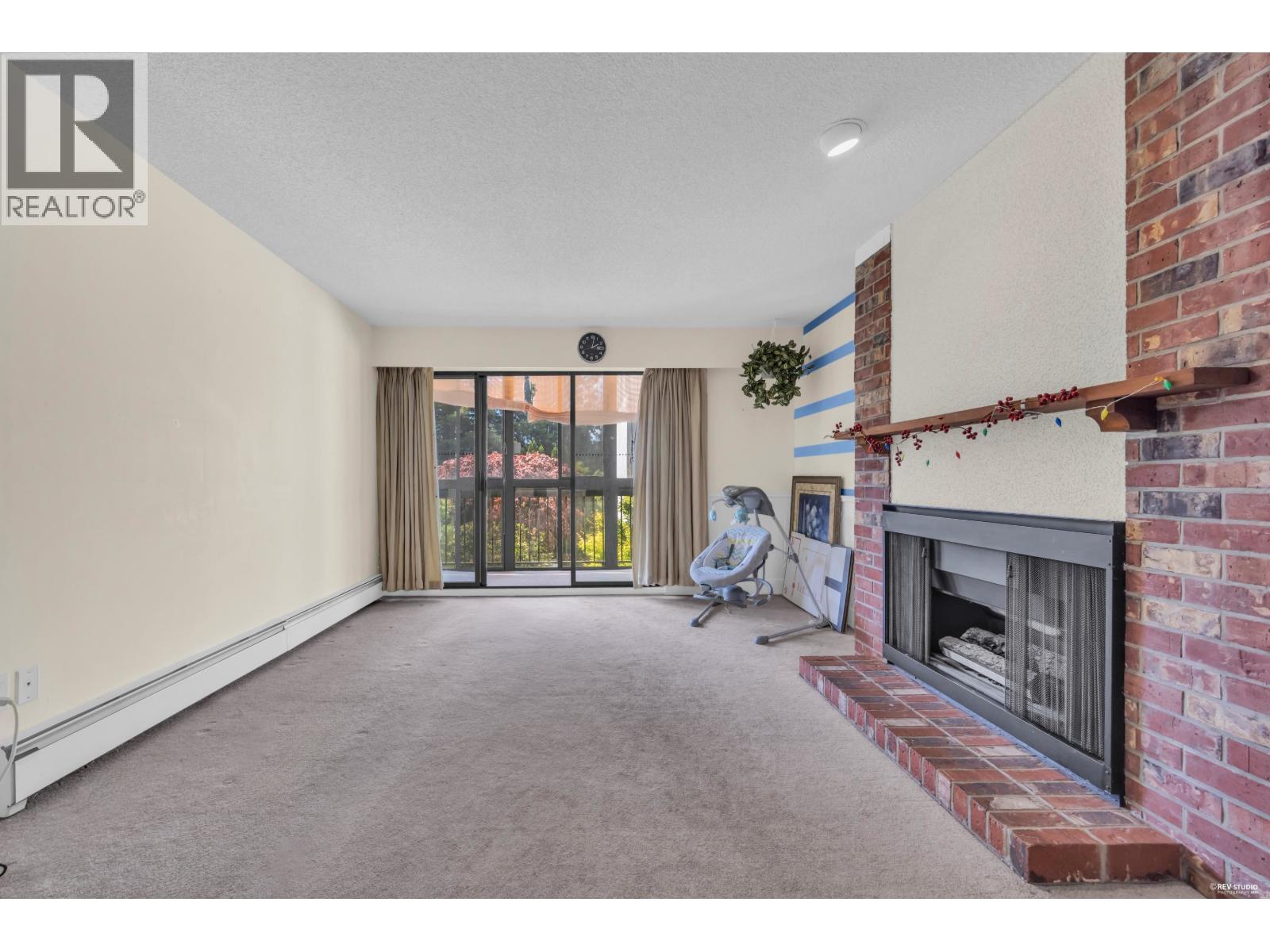 216 6669 TELFORD AVENUE Burnaby British Columbia Canada V5H4A1 4