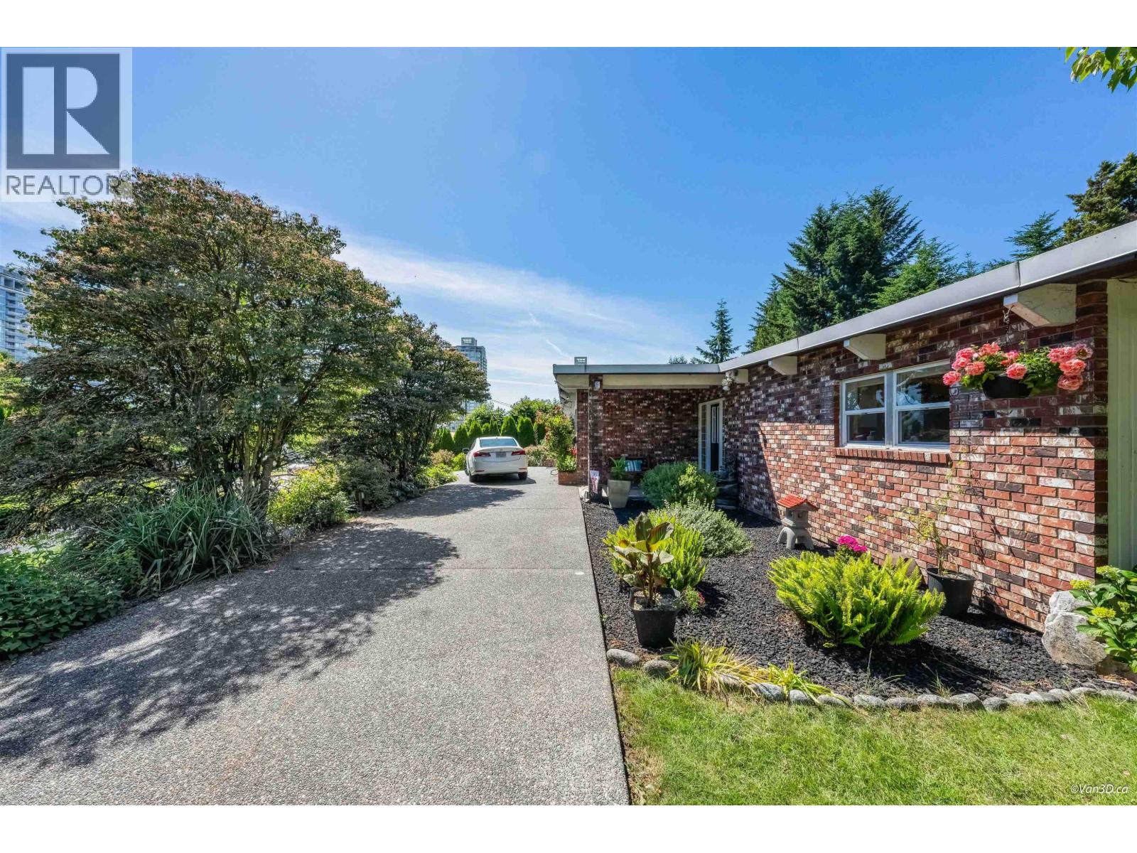 529 Appian Way, Coquitlam, British Columbia  V3J 2A6 - Photo 38 - R3136186
