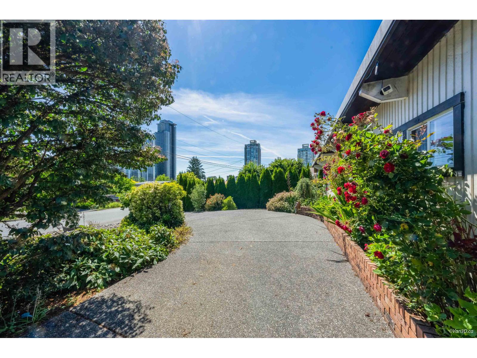 529 Appian Way, Coquitlam, British Columbia  V3J 2A6 - Photo 5 - R3136186