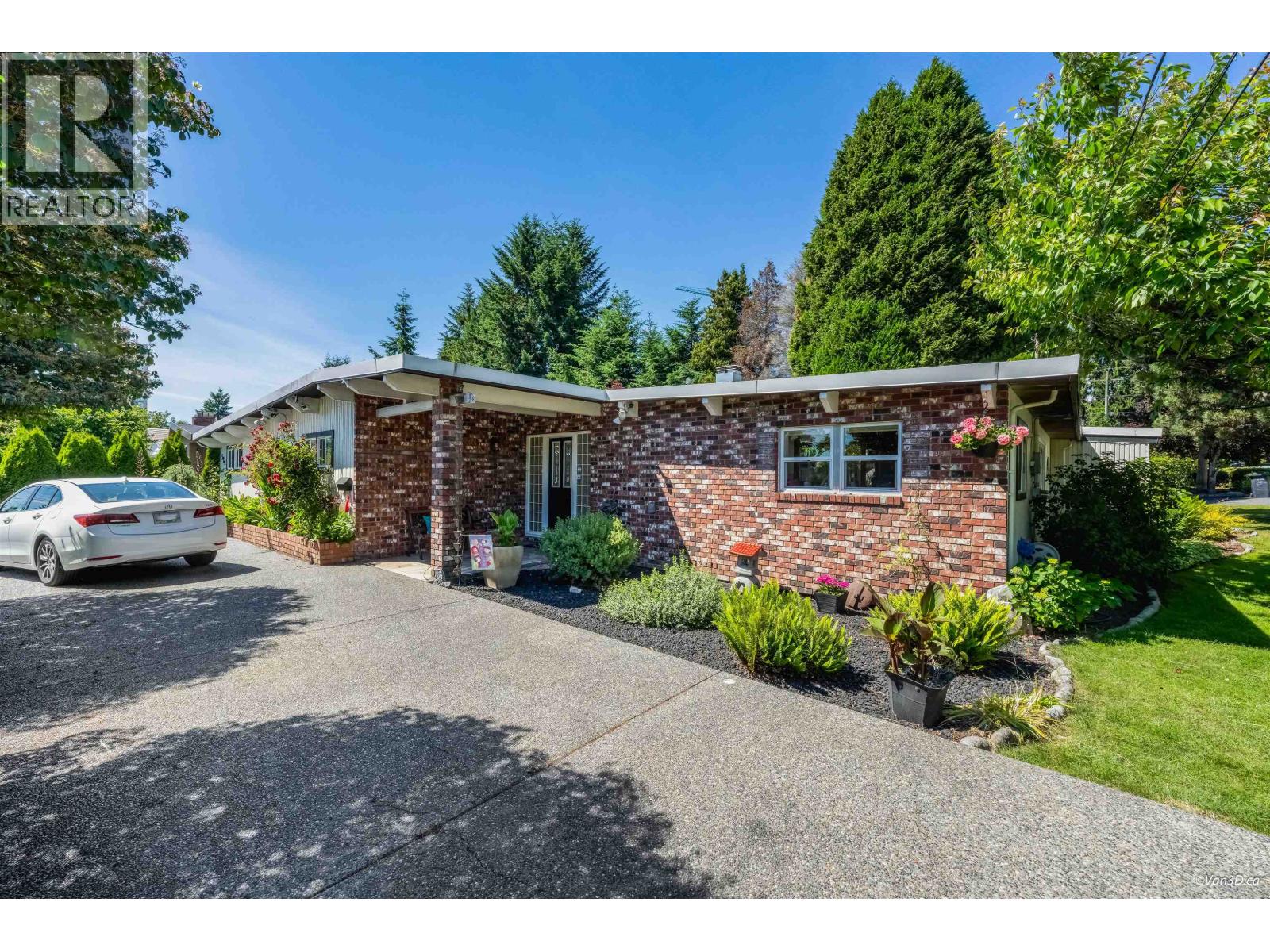 529 Appian Way, Coquitlam, British Columbia  V3J 2A6 - Photo 7 - R3136186