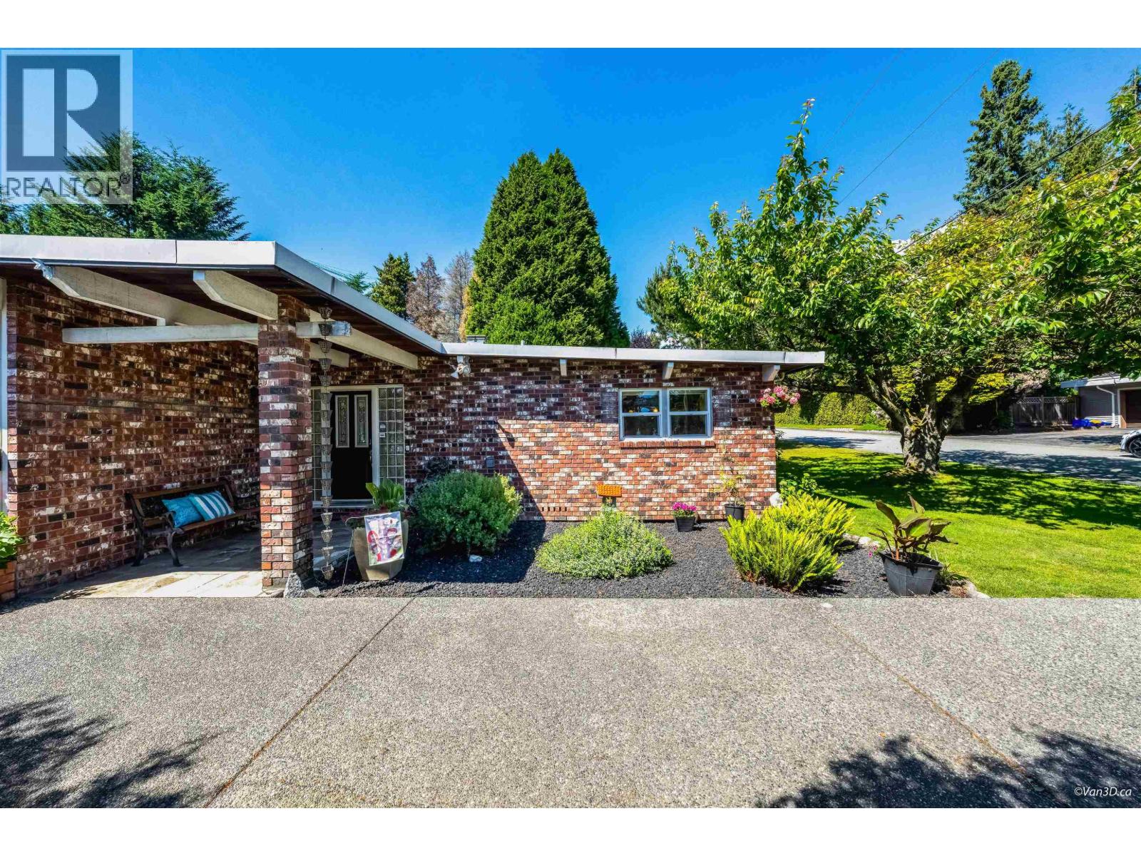 529 Appian Way, Coquitlam, British Columbia  V3J 2A6 - Photo 8 - R3136186