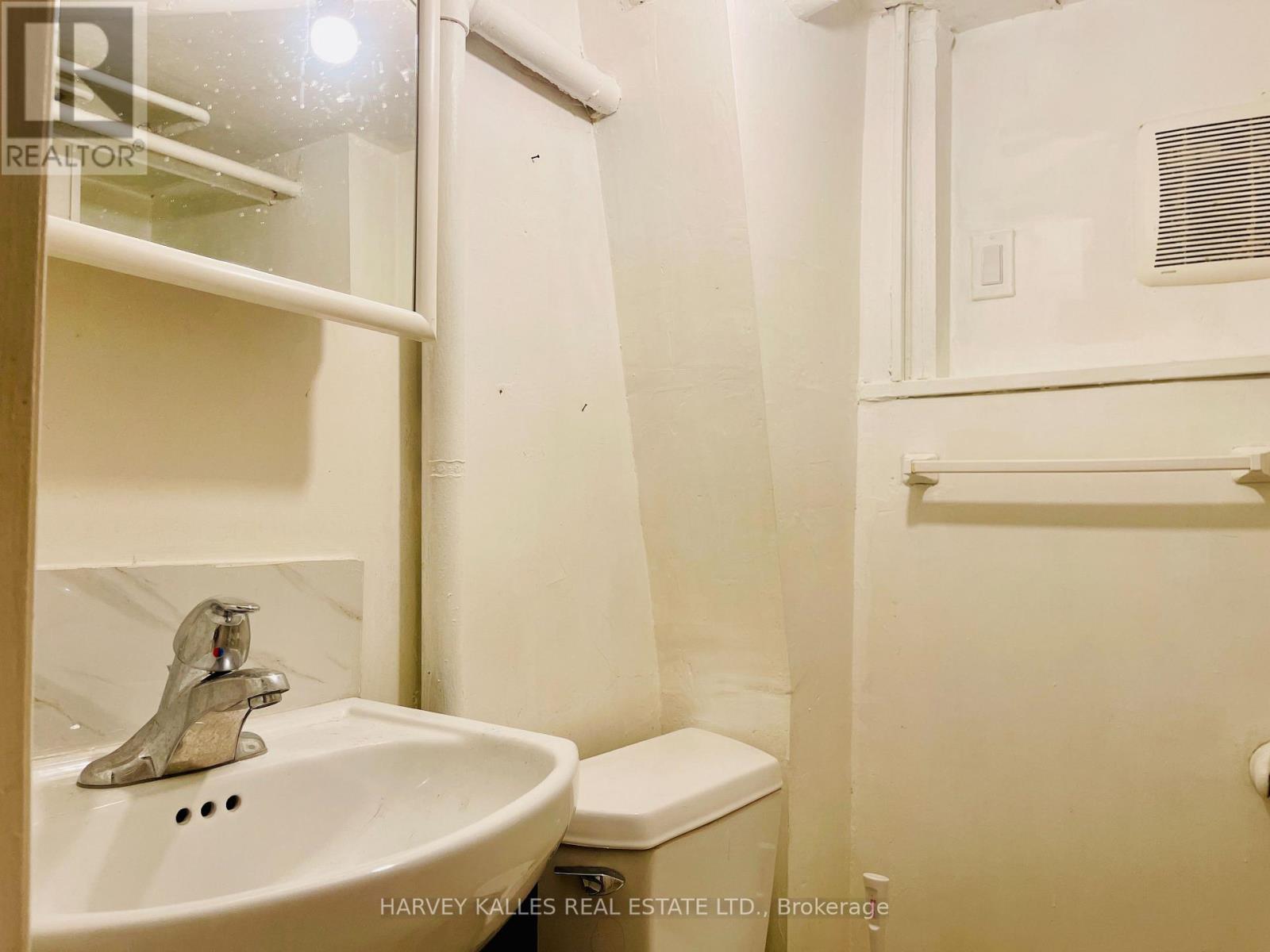 Basement - 218 Heath Street W, Toronto, Ontario  M5P 1N7 - Photo 7 - C13448406