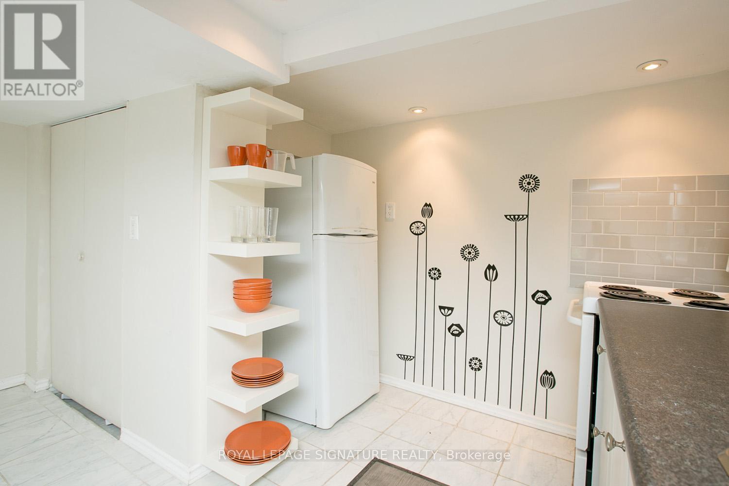 349 Main Street, Toronto, Ontario  M4C 4X6 - Photo 3 - E13448410