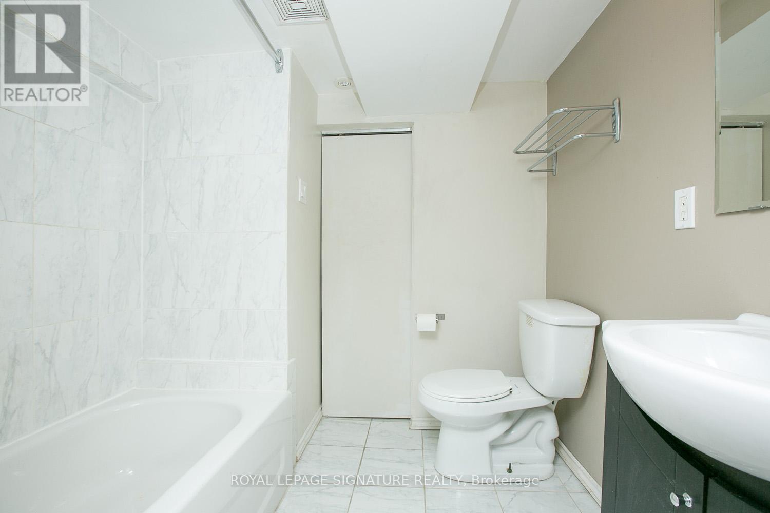 349 Main Street, Toronto, Ontario  M4C 4X6 - Photo 6 - E13448410