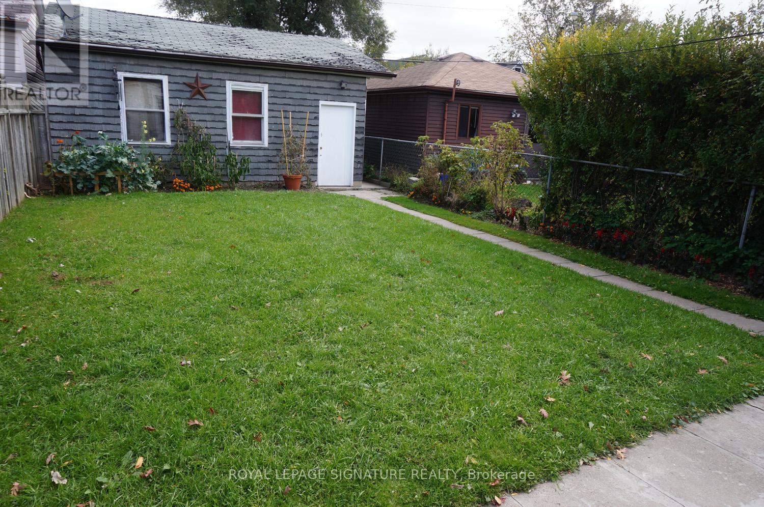 349 Main Street, Toronto, Ontario  M4C 4X6 - Photo 9 - E13448410
