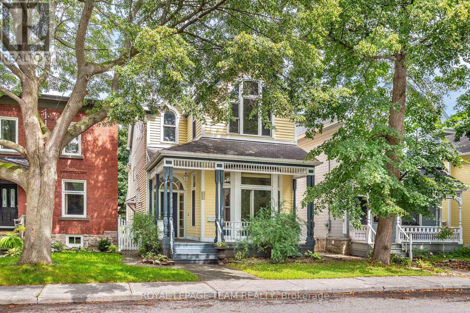 108 STANLEY AVENUE, Ottawa, Ontario