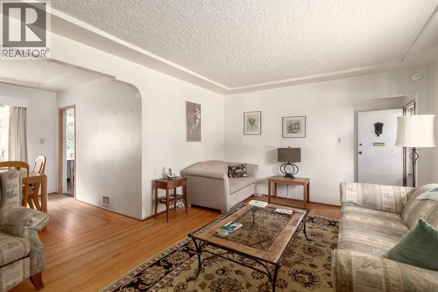 7759 14th Avenue, Burnaby, British Columbia  V3N 2A8 - Photo 5 - R3136118
