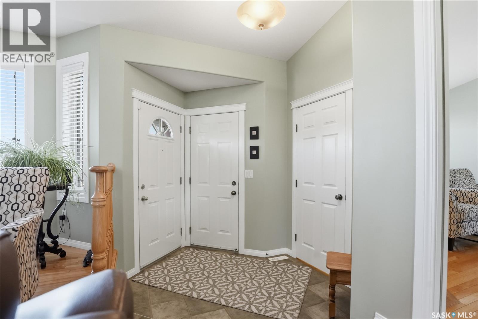 511 Pobran Crescent, Saskatoon, Saskatchewan  S7S 1L4 - Photo 4 - SK039466