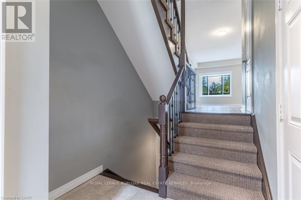 25 Liddycoat Lane, Hamilton, Ontario  L9G 0A7 - Photo 4 - X13448380