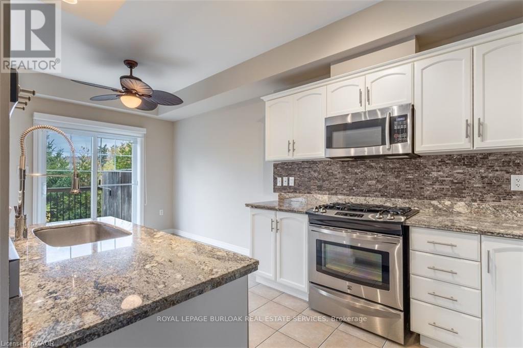 25 Liddycoat Lane, Hamilton, Ontario  L9G 0A7 - Photo 6 - X13448380