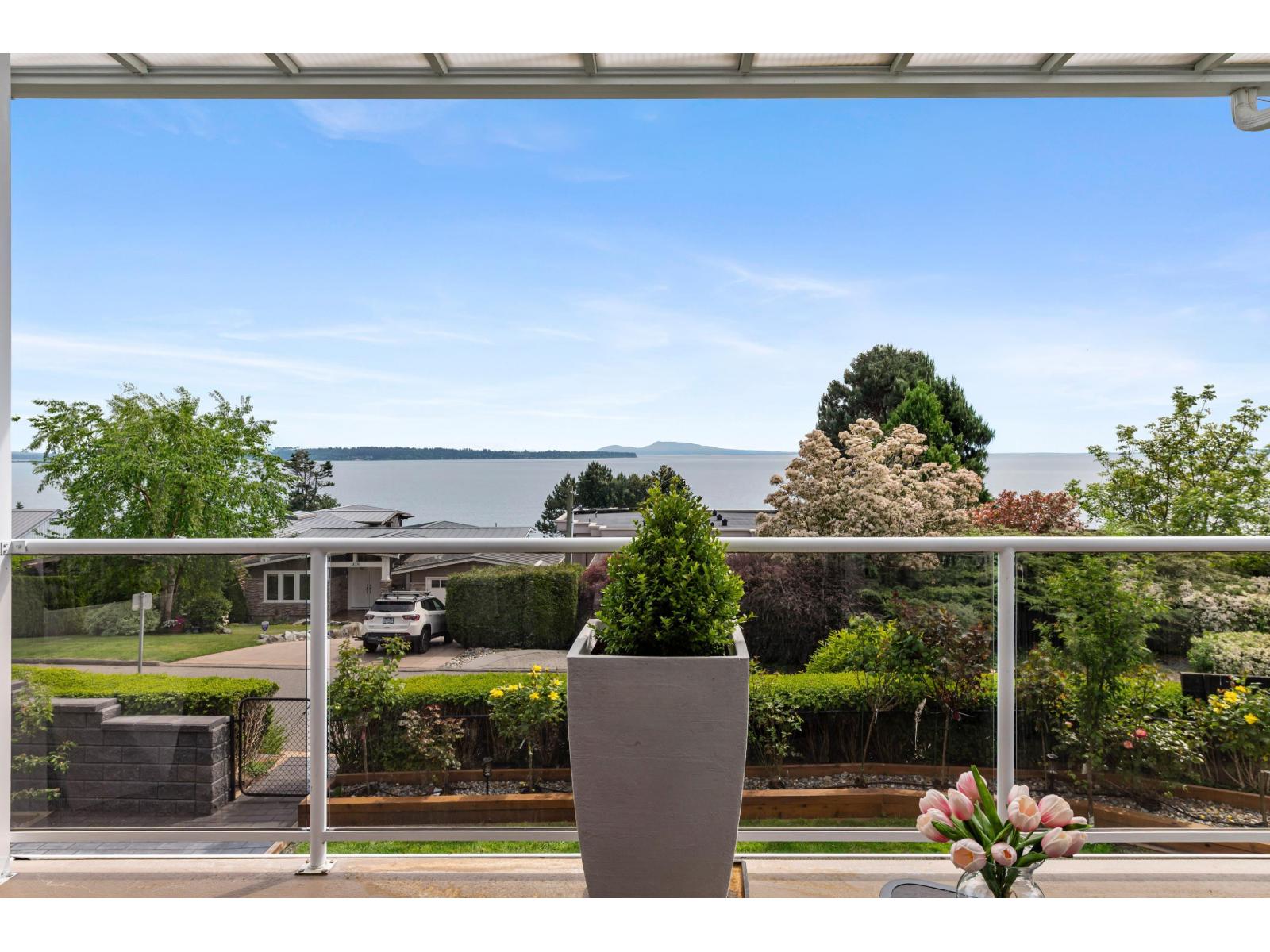 14357 SUNSET DRIVE, White Rock, British Columbia