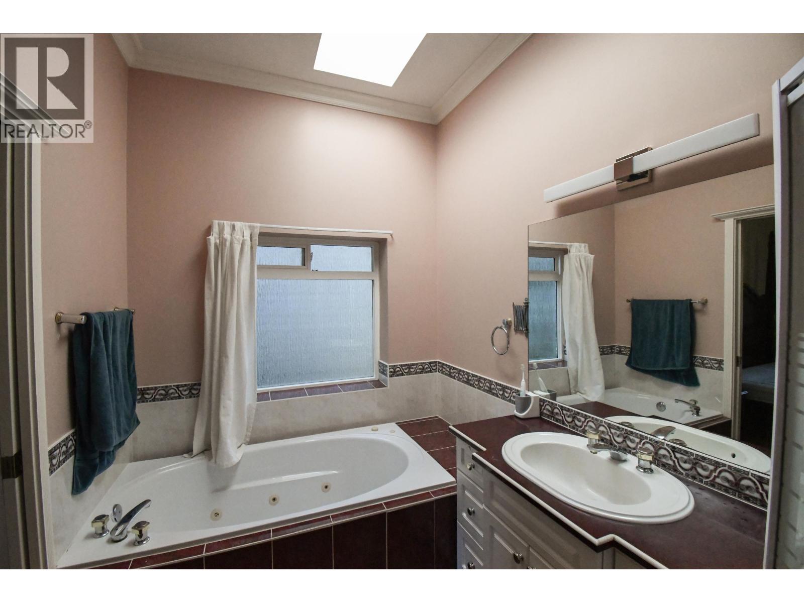 7546 12th Avenue, Burnaby, British Columbia  V3N 2K1 - Photo 11 - R3103900