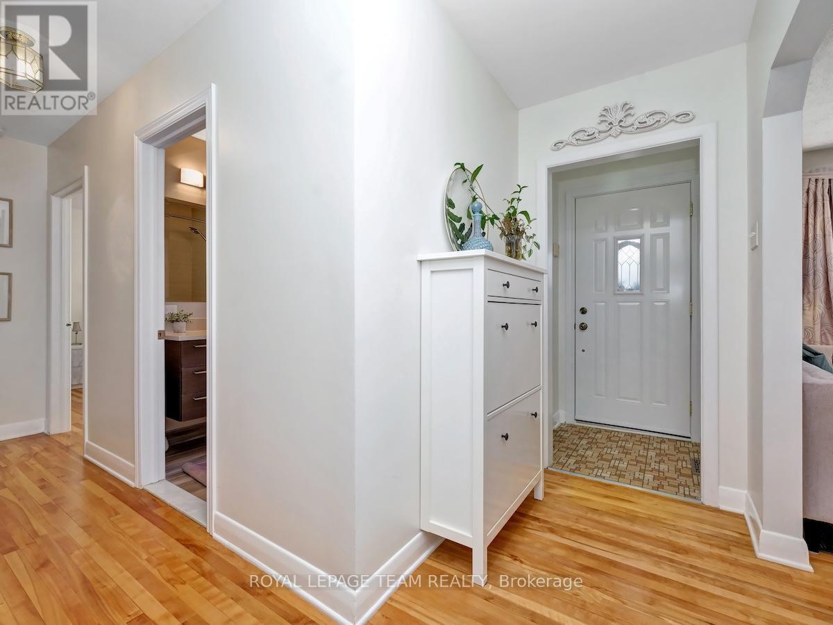 1233 Cheverton Avenue, Ottawa, Ontario  K1H 7P5 - Photo 5 - X13448458