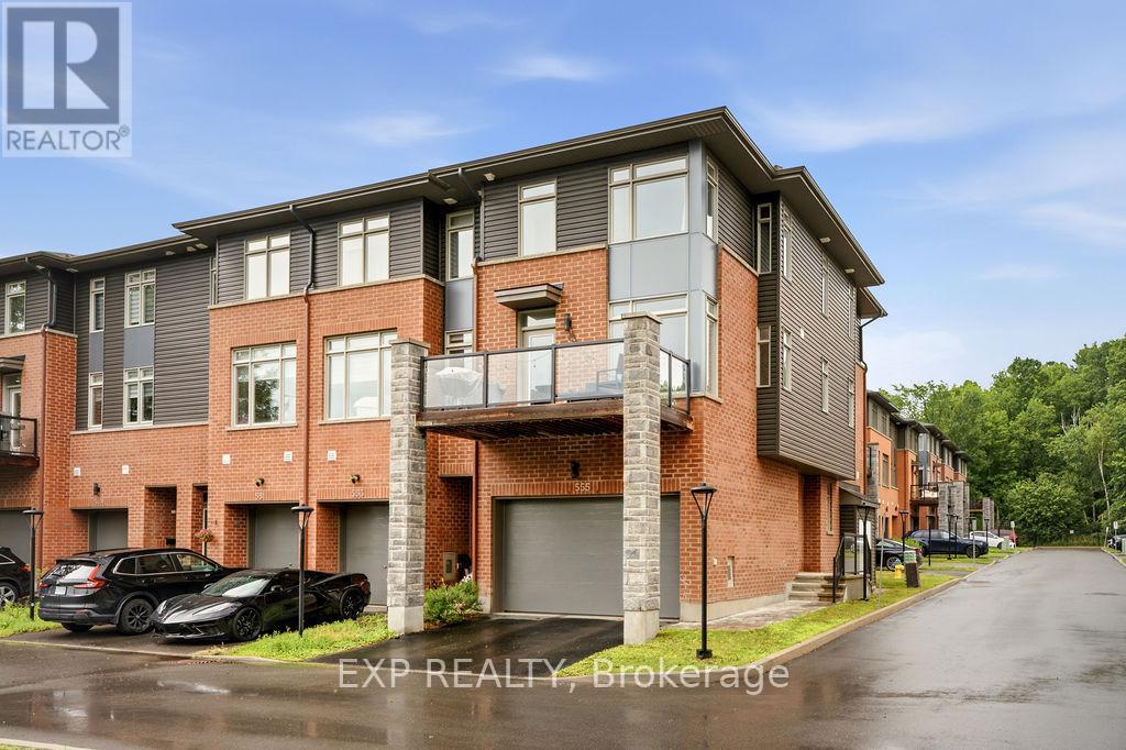 <h3>$699,000</h3><p>555 Halo Private, Ottawa, Ontario</p>
