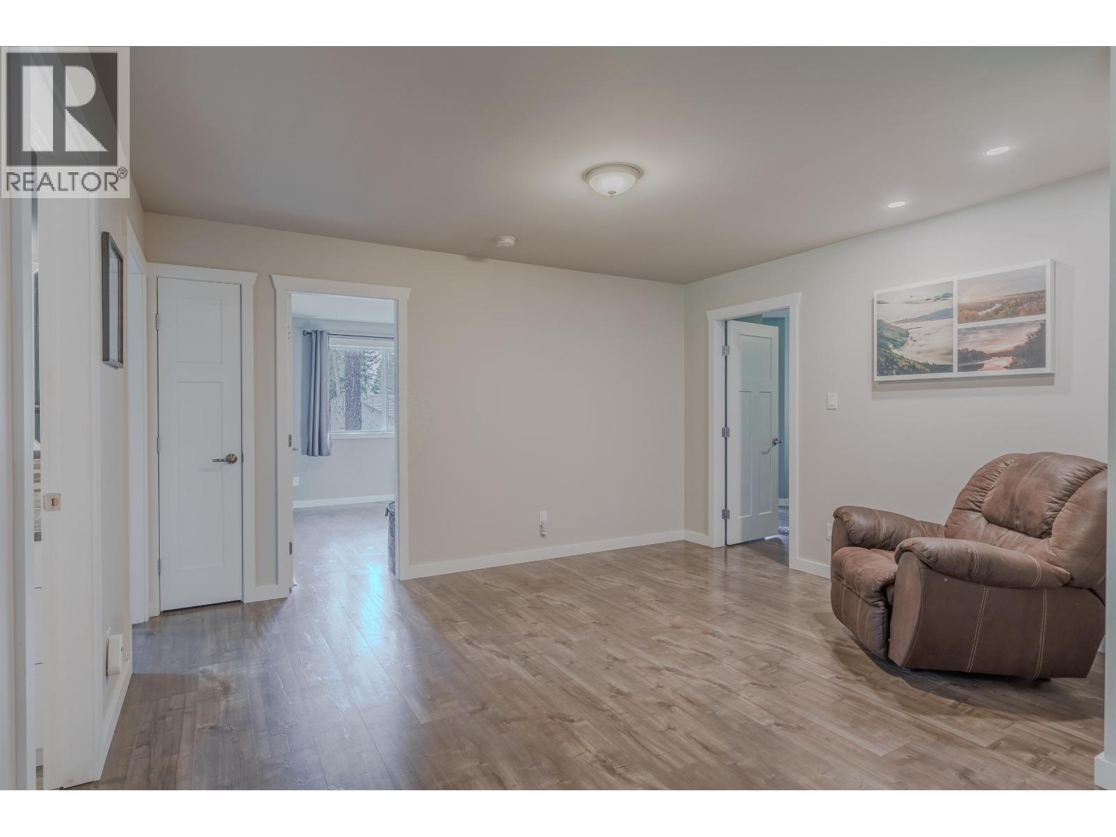 5065 Kinncum Road, 108 Mile Ranch, British Columbia  V0K 2Z0 - Photo 11 - R3136262