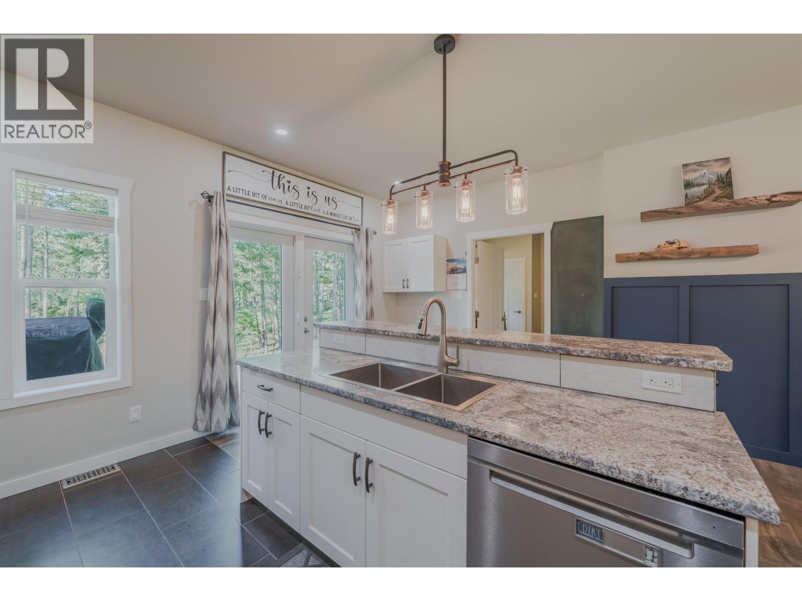 5065 Kinncum Road, 108 Mile Ranch, British Columbia  V0K 2Z0 - Photo 6 - R3136262