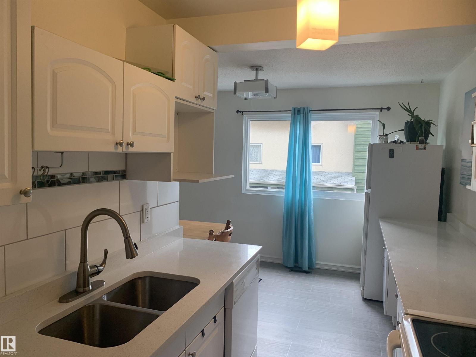 892 Abbottsfield Rd Nw Nw, Edmonton, Alberta T5W 4R4 - Photo 7 - E4483063