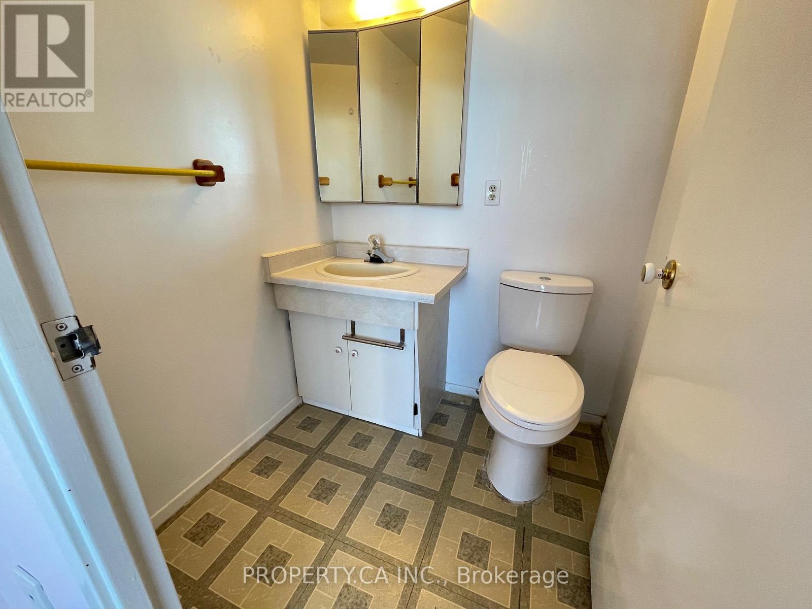 1904 - 2050 Bridletowne Circle, Toronto, Ontario  M1W 2V5 - Photo 8 - E13448432
