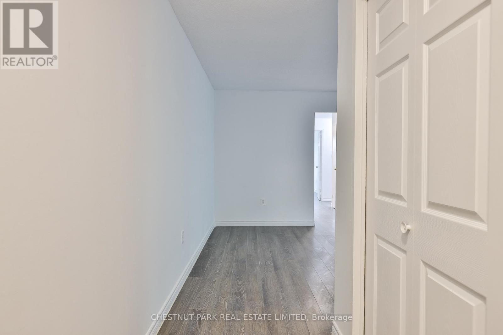 218 - 900 Glen Street, Oshawa, Ontario  L1J 5Z4 - Photo 3 - E13448440
