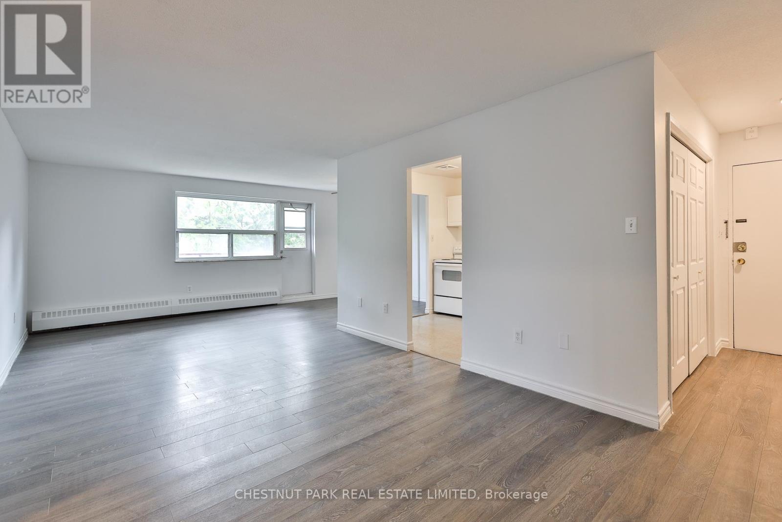 218 - 900 Glen Street, Oshawa, Ontario  L1J 5Z4 - Photo 4 - E13448440